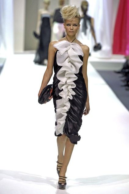 Moschino 09ĸDƬ