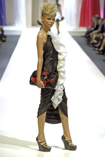 Moschino 09ĸDƬ