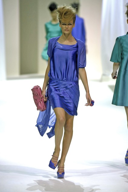 Moschino 09ĸDƬ