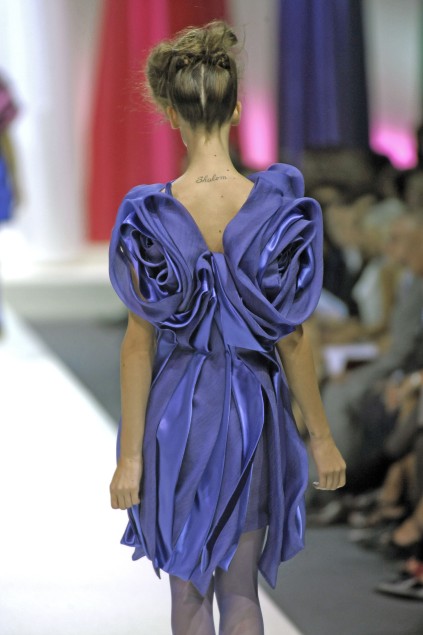 Moschino 09ĸDƬ