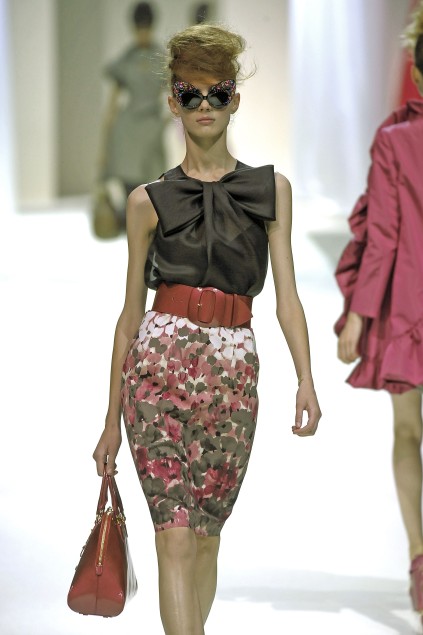 Moschino 09ĸDƬ