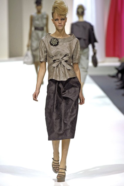 Moschino 09ĸDƬ