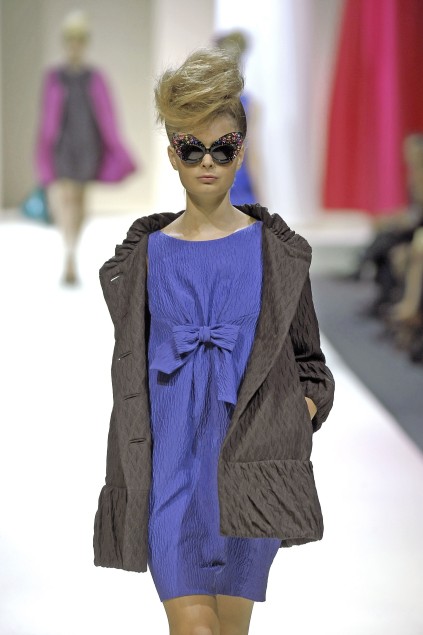 Moschino 09ĸDƬ