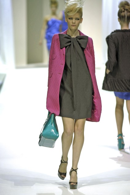 Moschino 09ĸDƬ