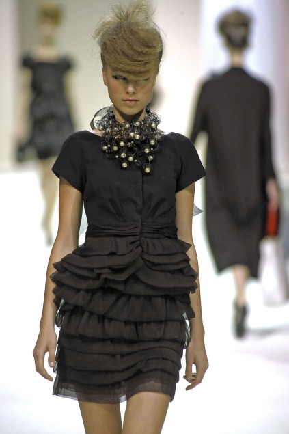 Moschino 09ĸDƬ