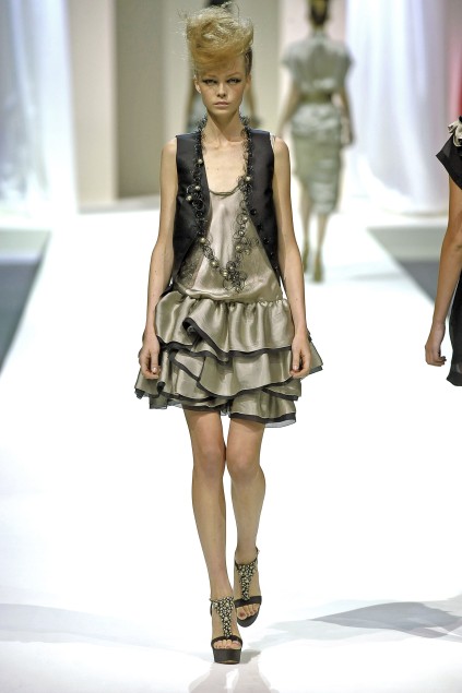 Moschino 09ĸDƬ