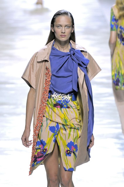 Blumarine 09ĸDƬ