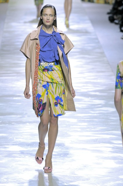 Blumarine 09ĸDƬ