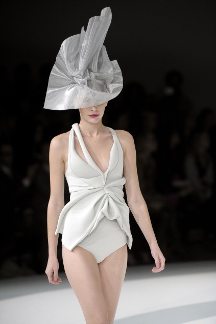 Hussein Chalayan 09ĸDƬ