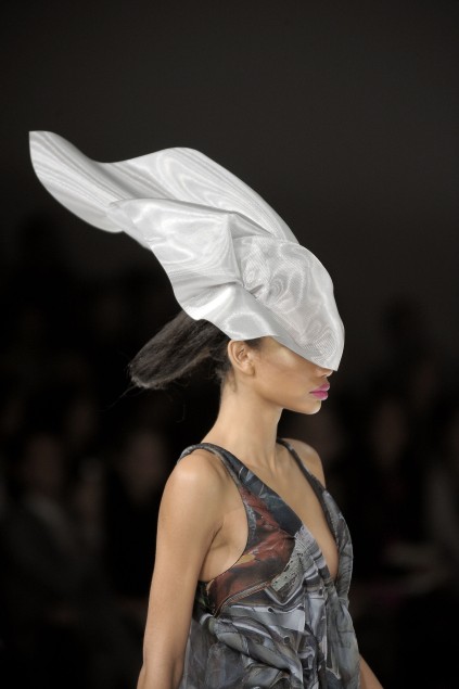 Hussein Chalayan 09ĸDƬ