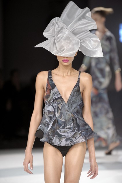 Hussein Chalayan 09ĸDƬ