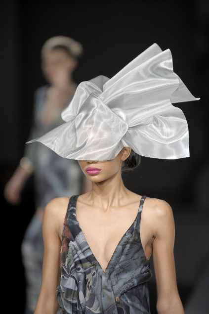 Hussein Chalayan 09ĸDƬ