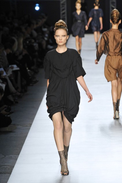 Yves Saint Laurent 09ĸDƬ