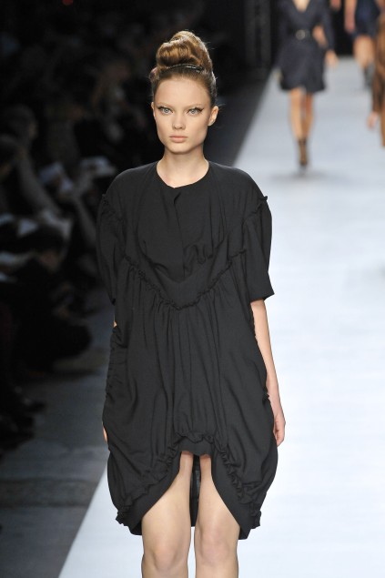 Yves Saint Laurent 09ĸDƬ
