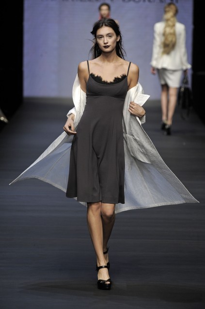 Mariella Burani 09ĸDƬ