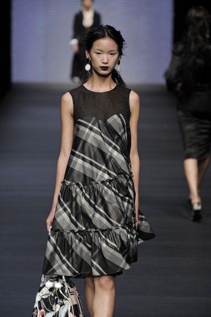 Mariella Burani 09ĸDƬ