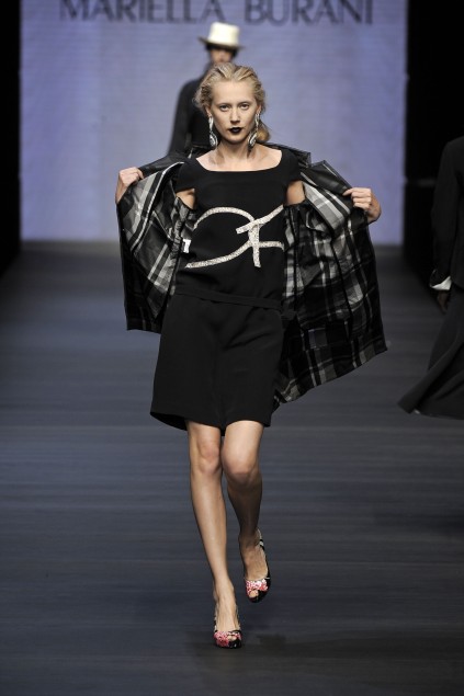 Mariella Burani 09ĸDƬ