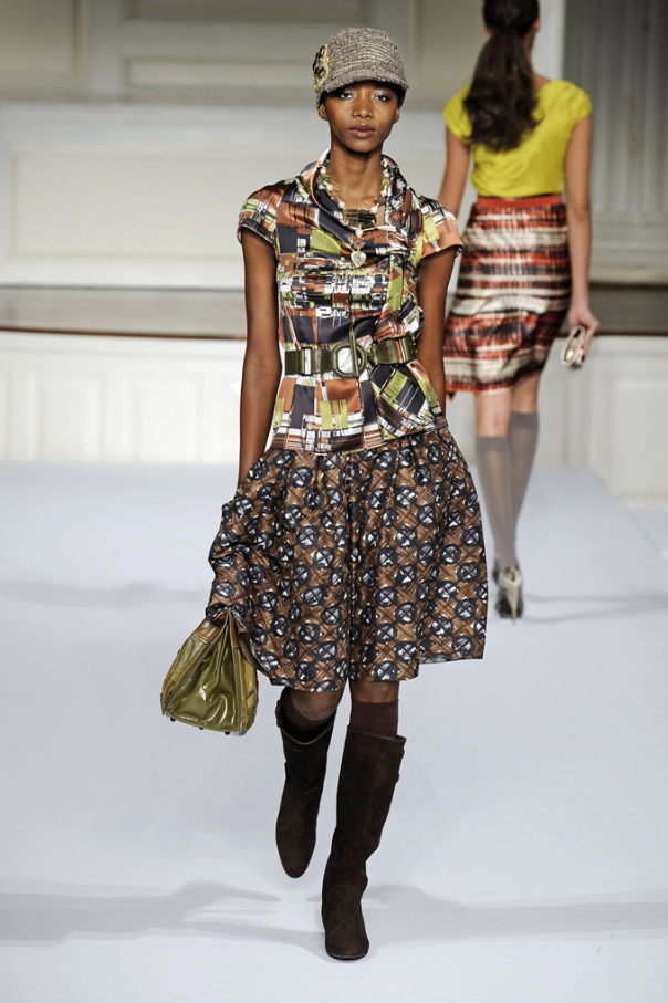 Oscar de la Renta 09ﶬDƬ